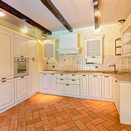 Villa Romana - Luxury With Swimming Pool Višnjan