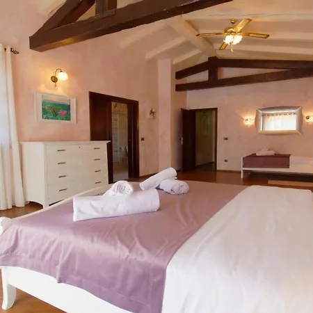 Romana - Luxury With Swimming Pool Villa Višnjan