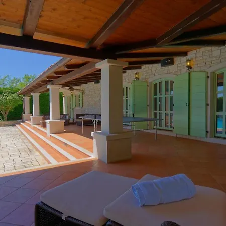 Villa Romana - Luxury With Swimming Pool Višnjan